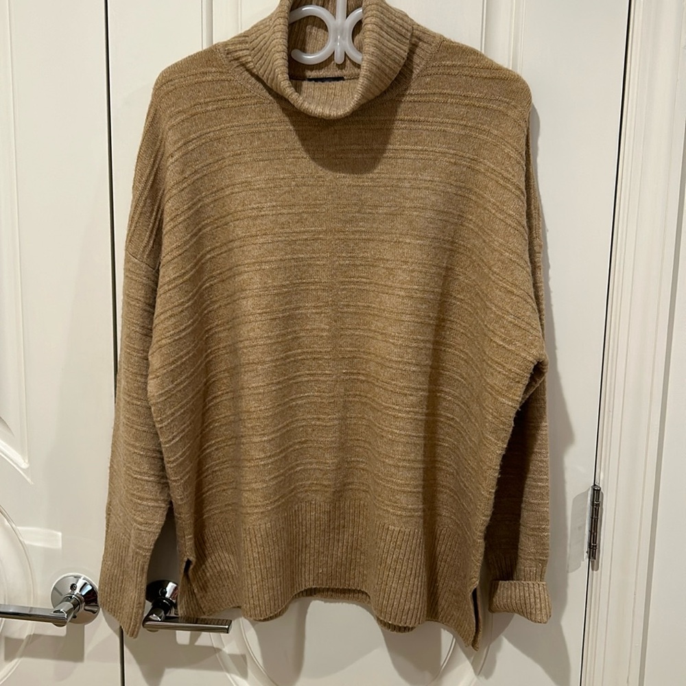 Vince Camuto turtle neck tunic camel color 
Xl